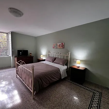 G&g House